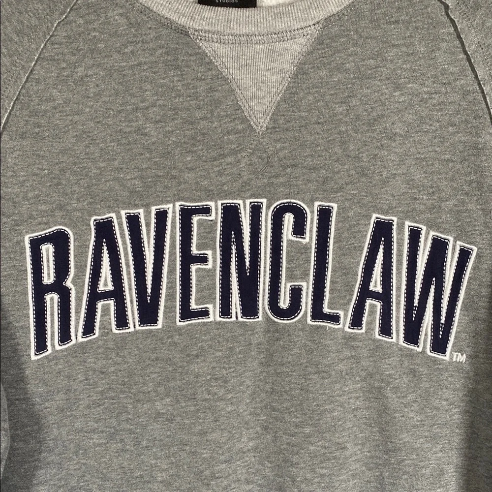 Harry Potter Ravenclaw Sweatshirt XS Universal Studios Wizarding World Gray Crew